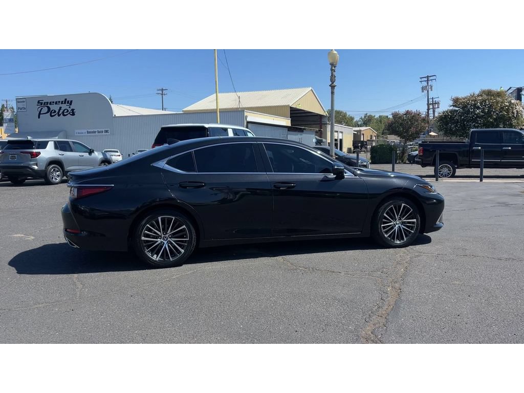 Used 2023 Lexus ES 350 w/ Premium Package FWD image 3