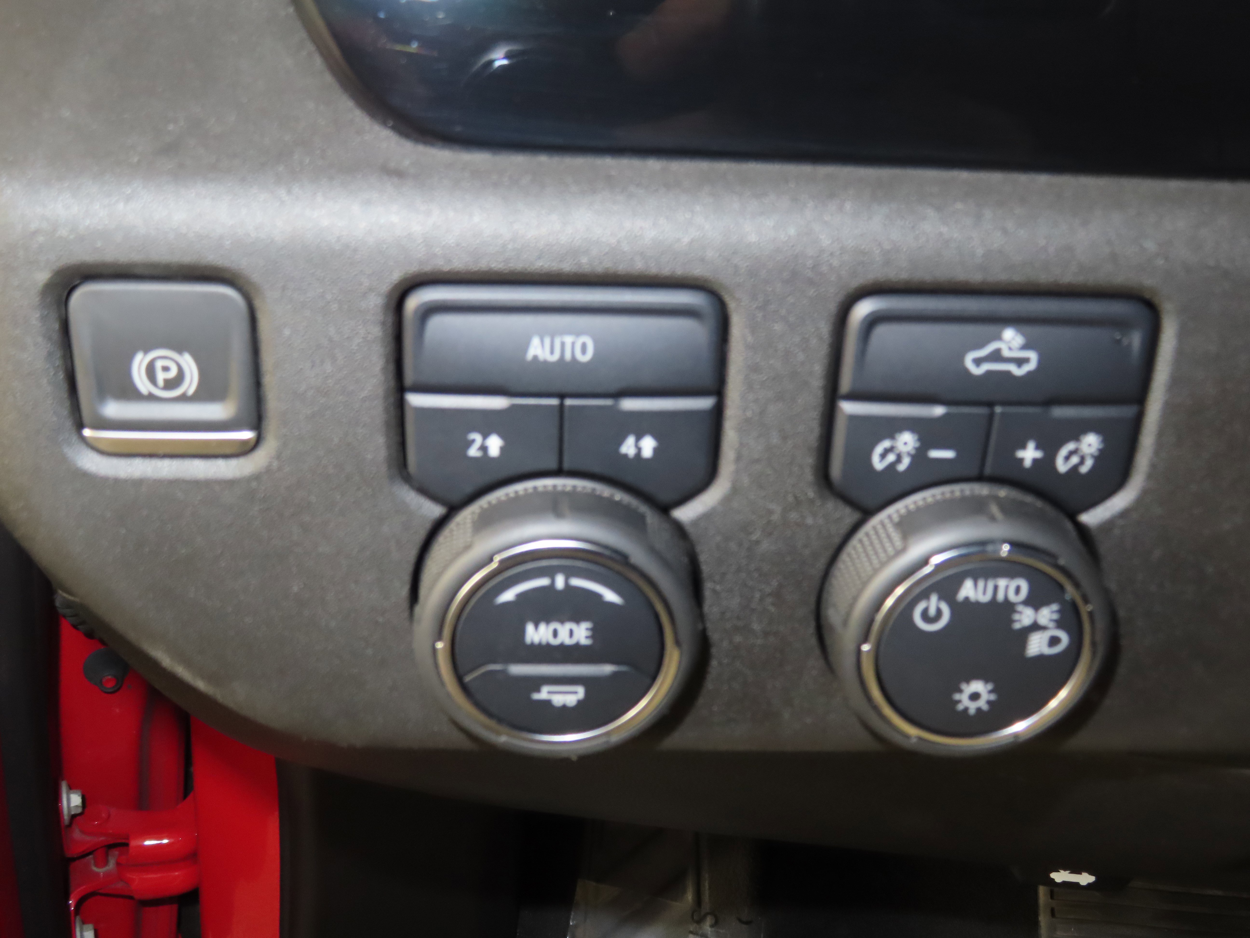 Used 2022 Chevrolet Silverado 1500 LT AWD/4WD image 28