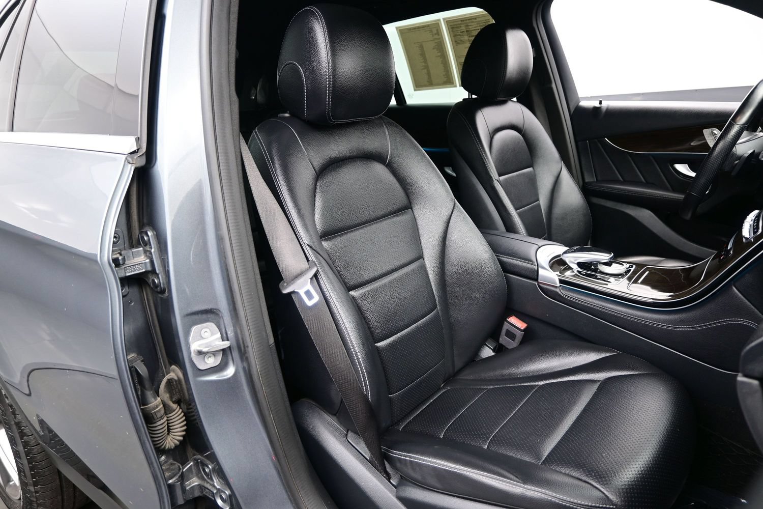 Used 2019 Mercedes-Benz GLC 300 4MATIC image 13