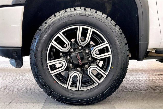 Used 2022 GMC Sierra 2500 AT4 image 8