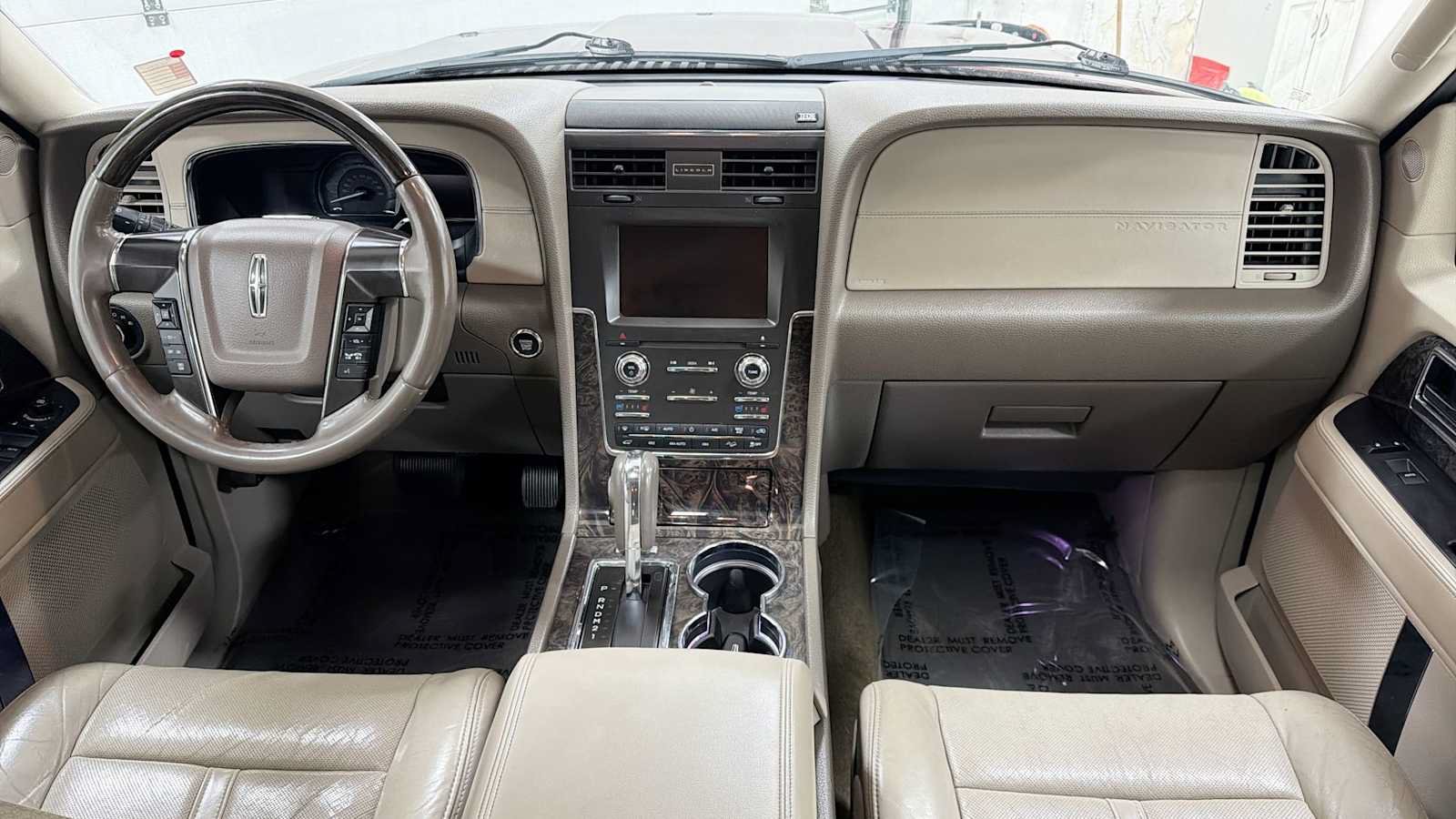 Used 2015 Lincoln Navigator 4WD image 28
