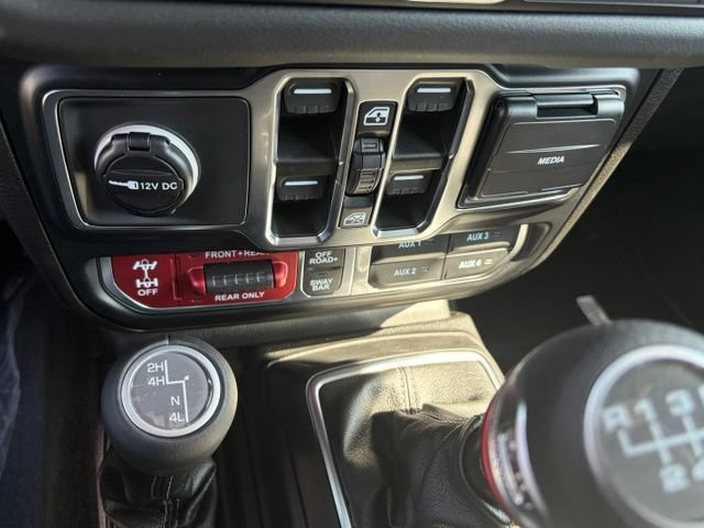 New 2026 Jeep Wrangler Unlimited Rubicon w/ Safety Group AWD/4WD image 24