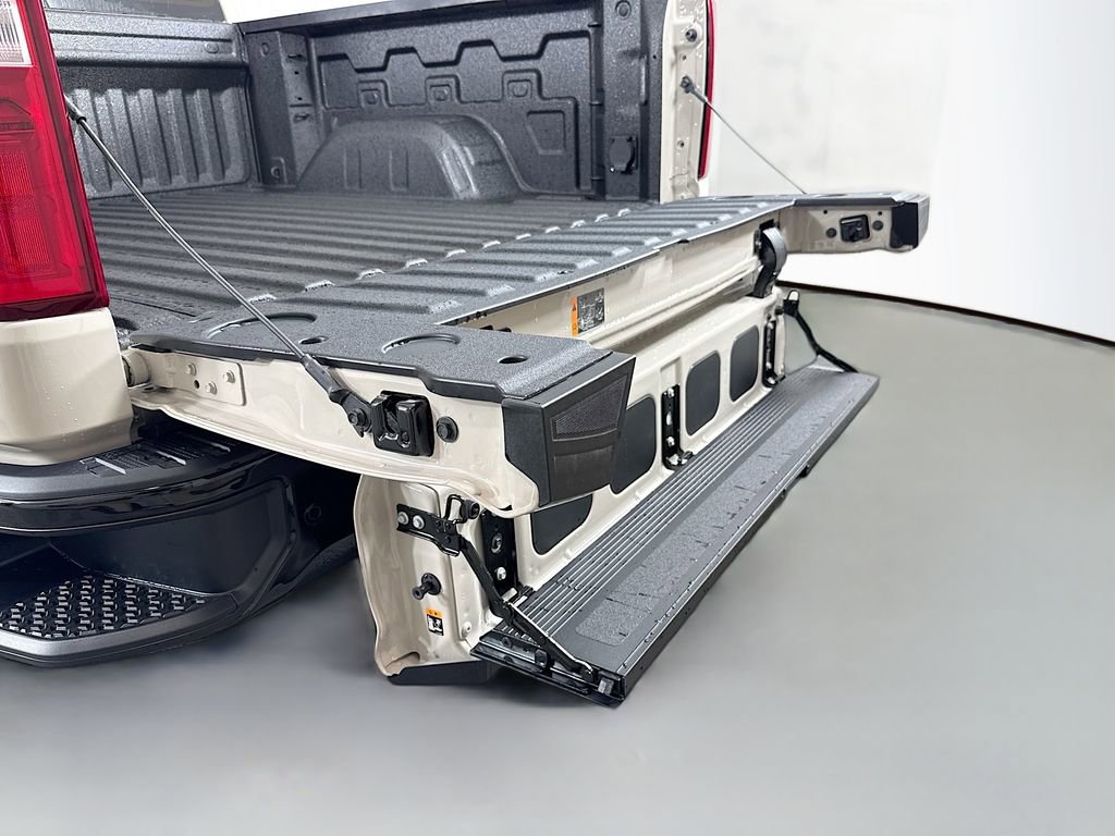 New 2026 Chevrolet Silverado 1500 ZR2 w/ LPO, Dark Essentials Package image 34