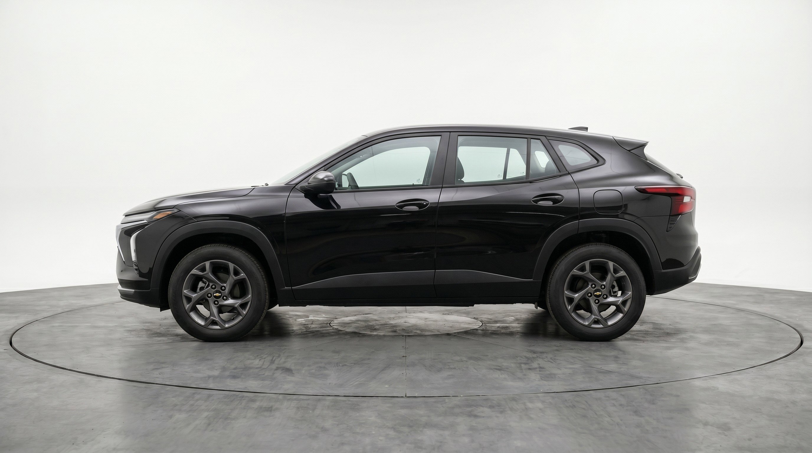Used 2025 Chevrolet Trax LT FWD image 5
