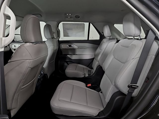 Used 2026 Ford Explorer Active w/ Active Comfort Package RWD image 9
