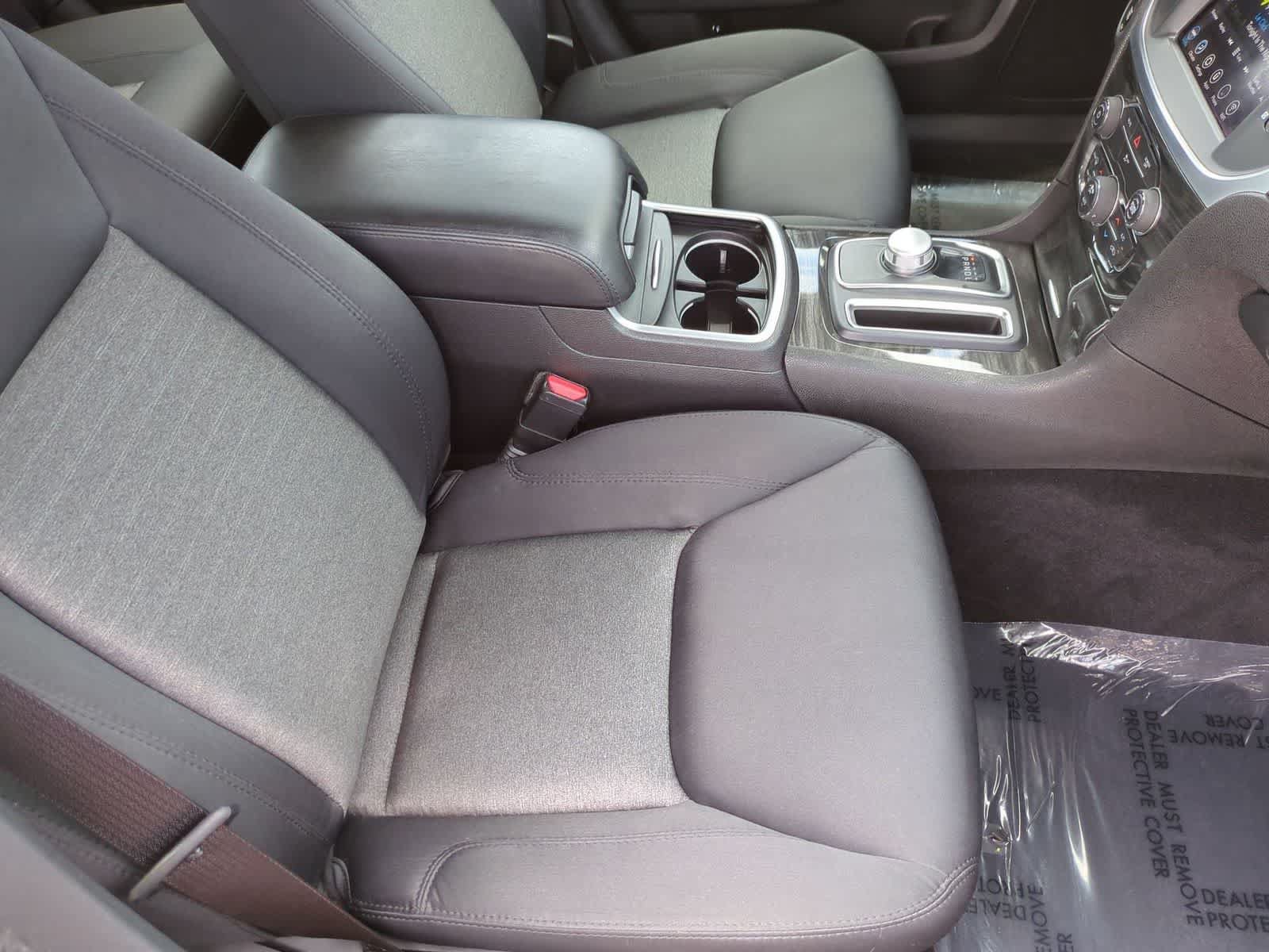 Used 2020 Chrysler 300 Touring w/ Sport Appearance Package RWD image 20
