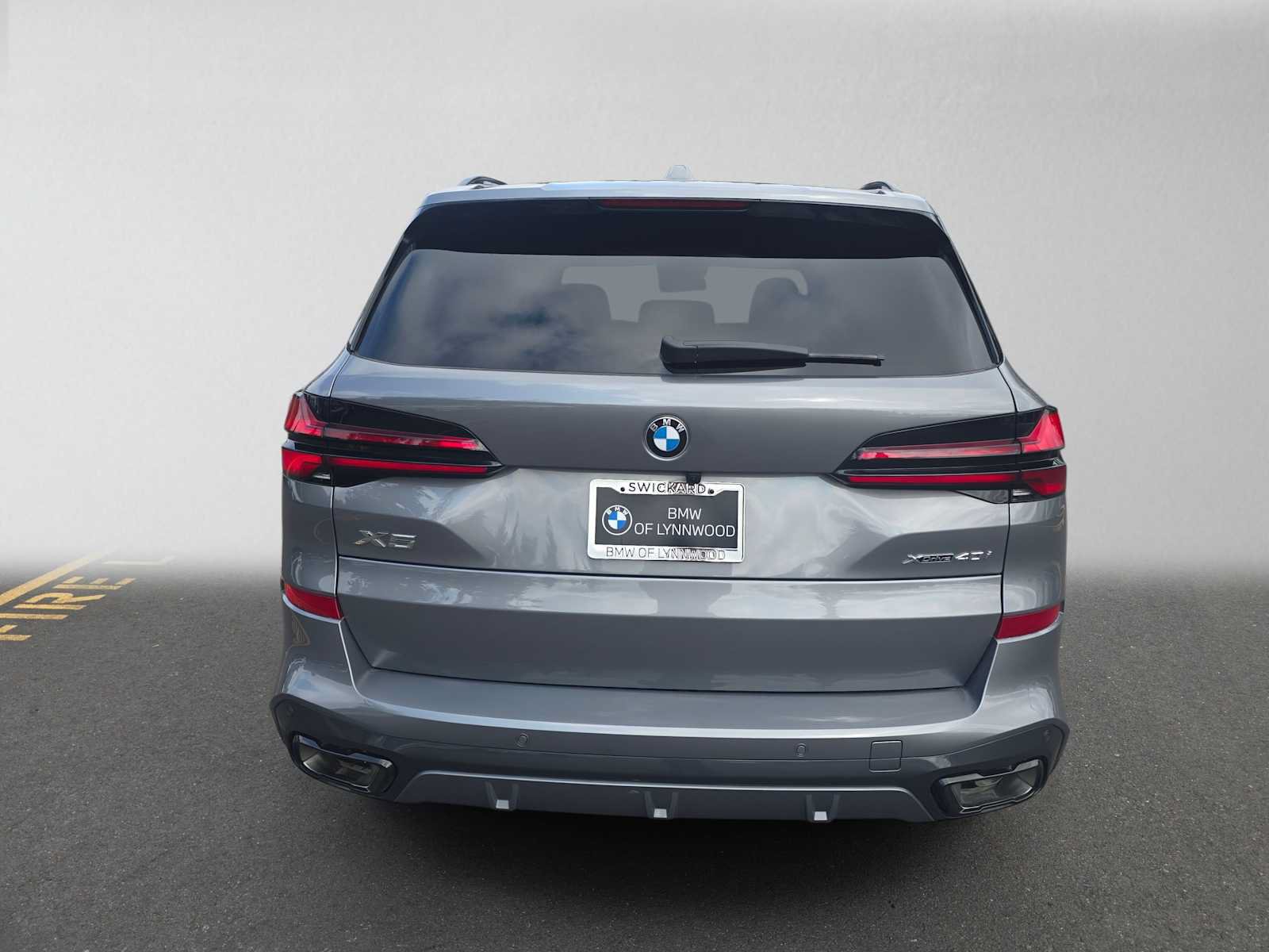 Used 2026 BMW X5 xDrive40i w/ M Sport Package AWD/4WD image 4