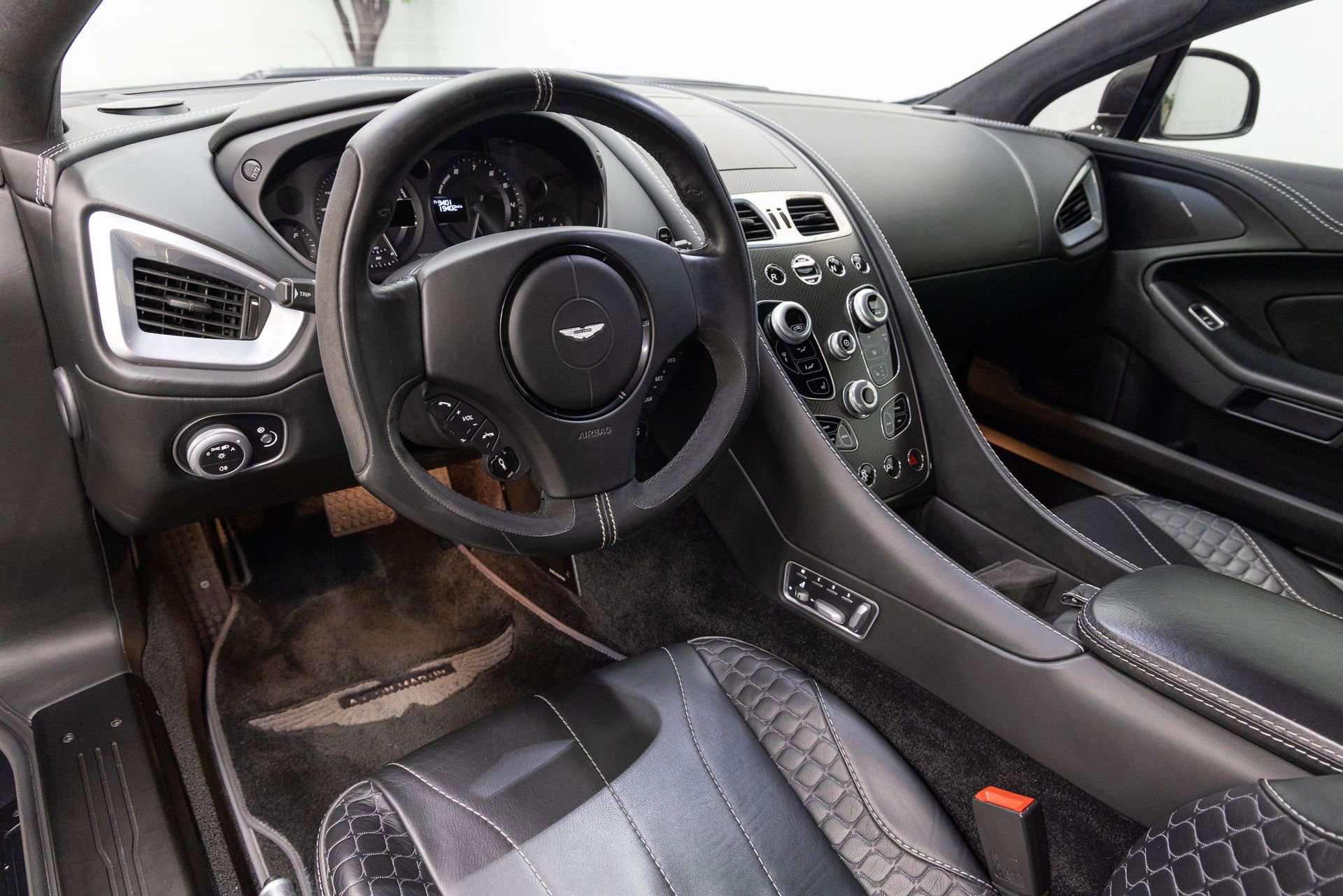 Used 2015 Aston Martin Vanquish Coupe RWD image 5