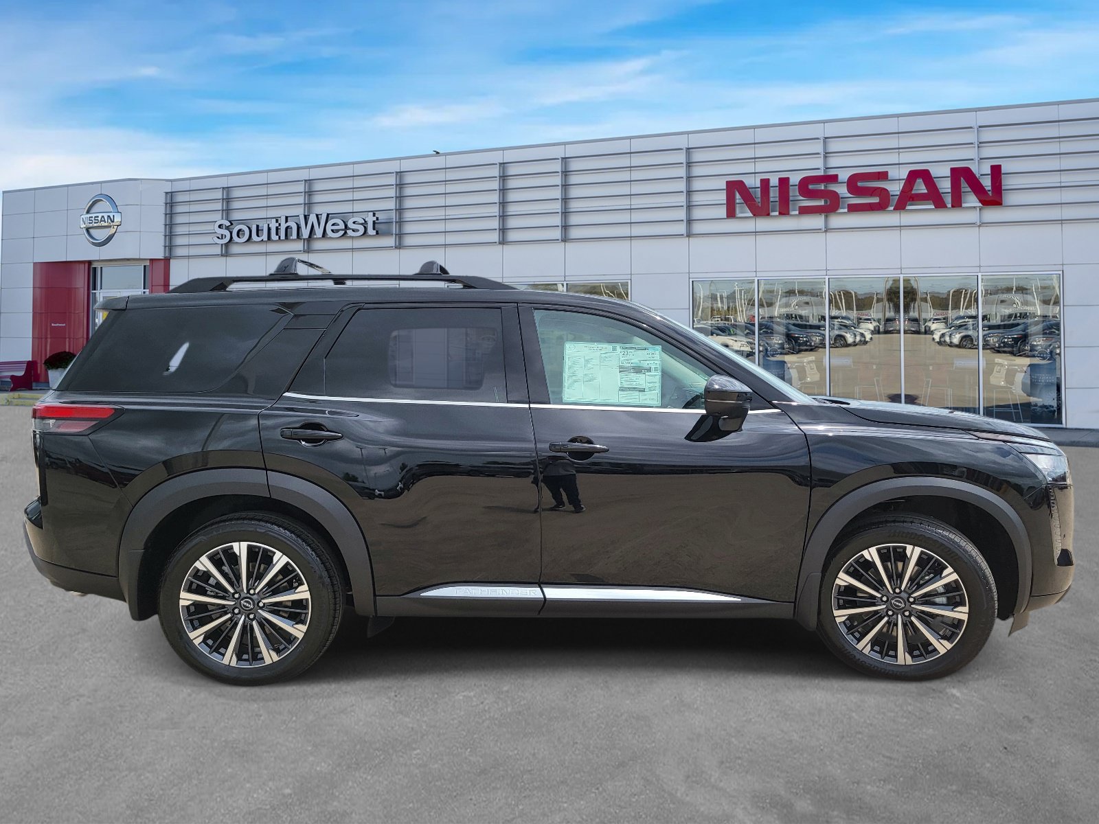 New 2026 Nissan Pathfinder Platinum w/ Cargo Package FWD image 4