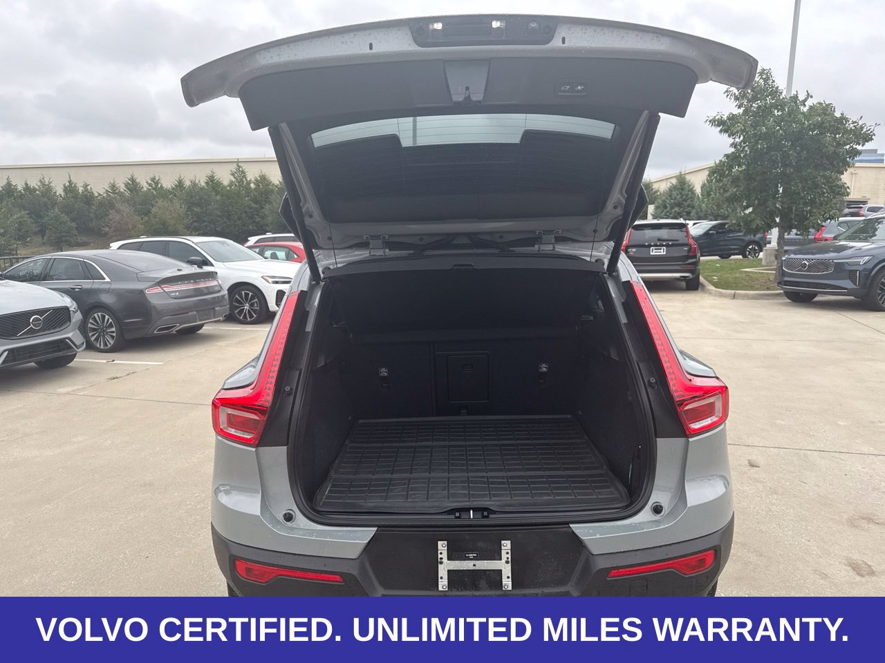 Certified 2024 Volvo XC40 B5 Ultimate w/ Protection Package Premier AWD/4WD image 14