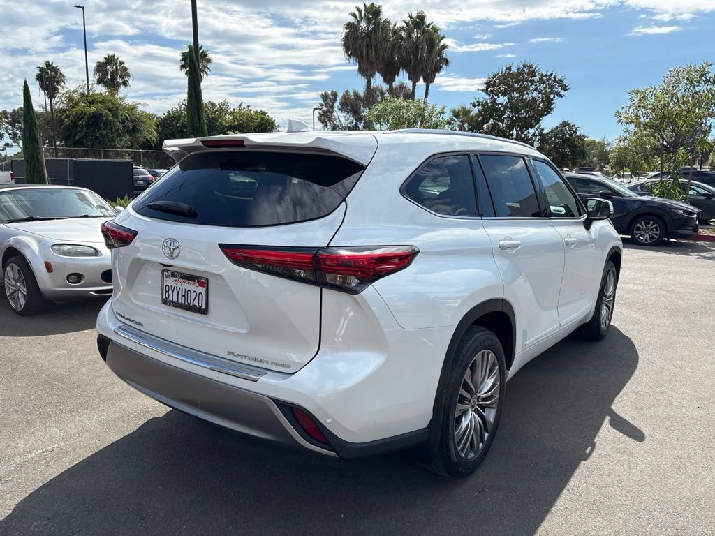 Used 2022 Toyota Highlander Platinum AWD/4WD image 7