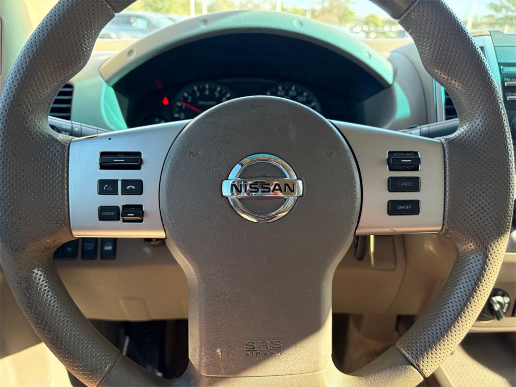 Used 2013 Nissan Frontier SV image 11