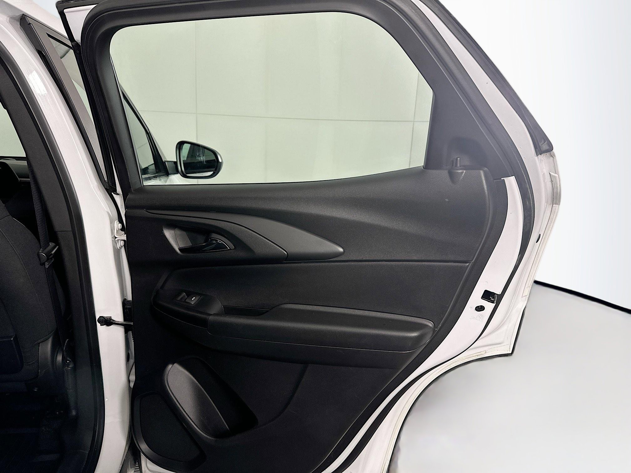 Used 2024 Chevrolet TrailBlazer LS w/ LS Convenience Package image 27