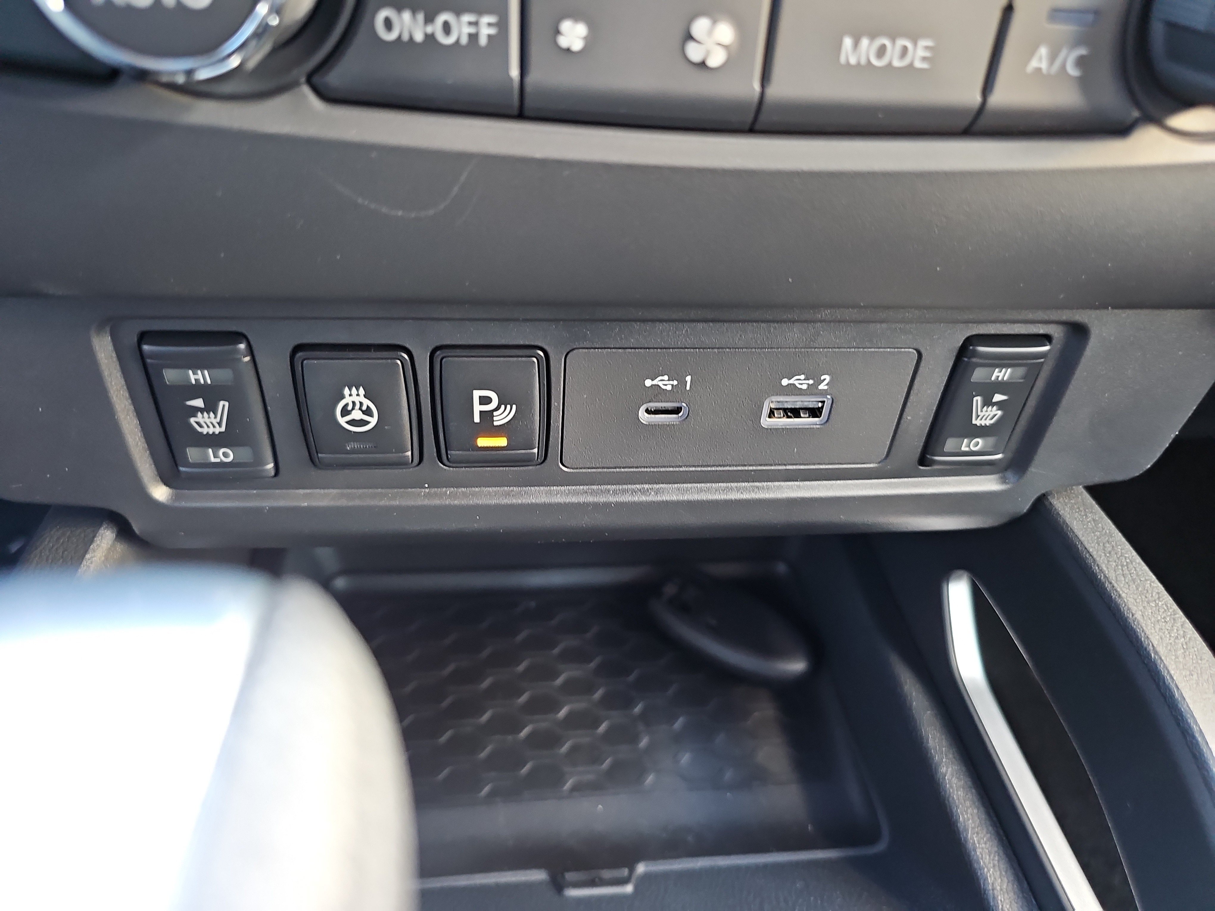 Used 2026 Nissan Frontier SV w/ All-Weather Content Package AWD/4WD image 27