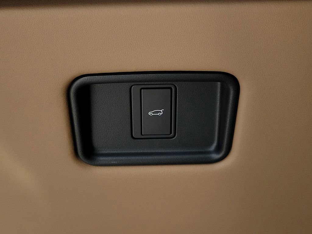 Used 2025 Land Rover Range Rover Long Wheelbase SE image 37