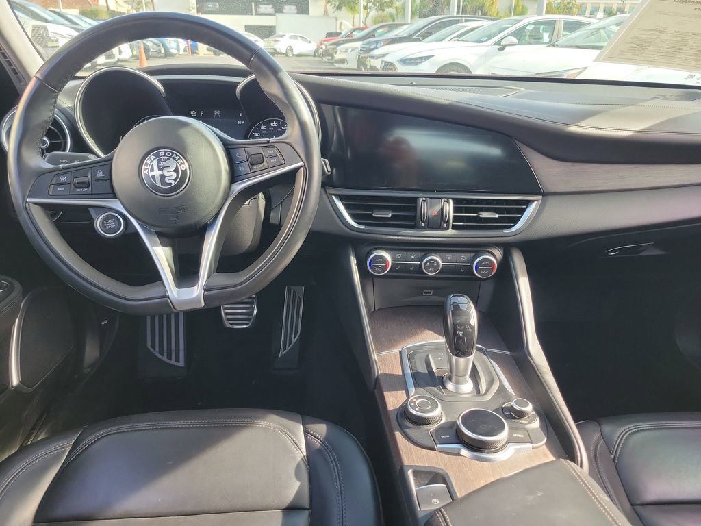 Used 2019 Alfa Romeo Giulia Ti w/ Quick Order Package 22Z Lusso image 9