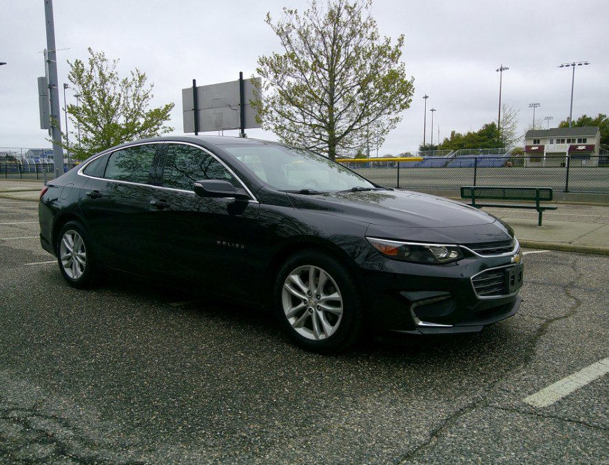 Used 2017 Chevrolet Malibu LT w/ Leather Package FWD image 29