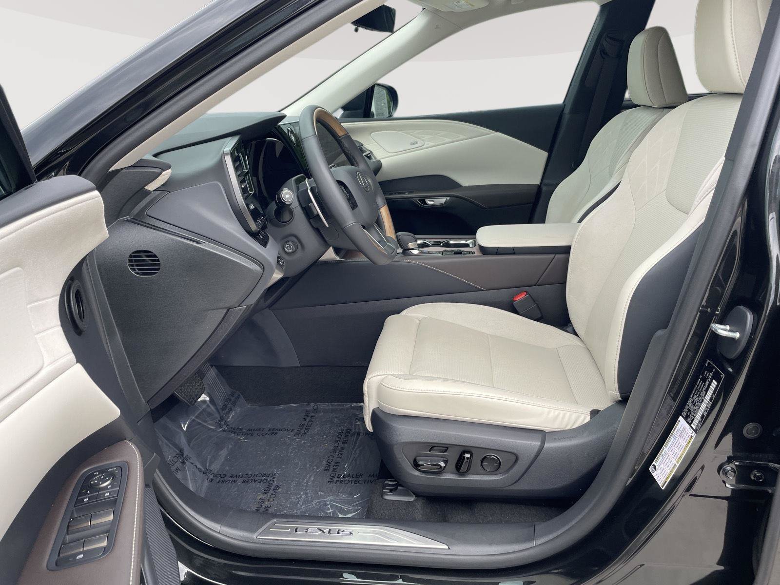 Used 2025 Lexus RX 350 AWD w/ Convenience Package image 5