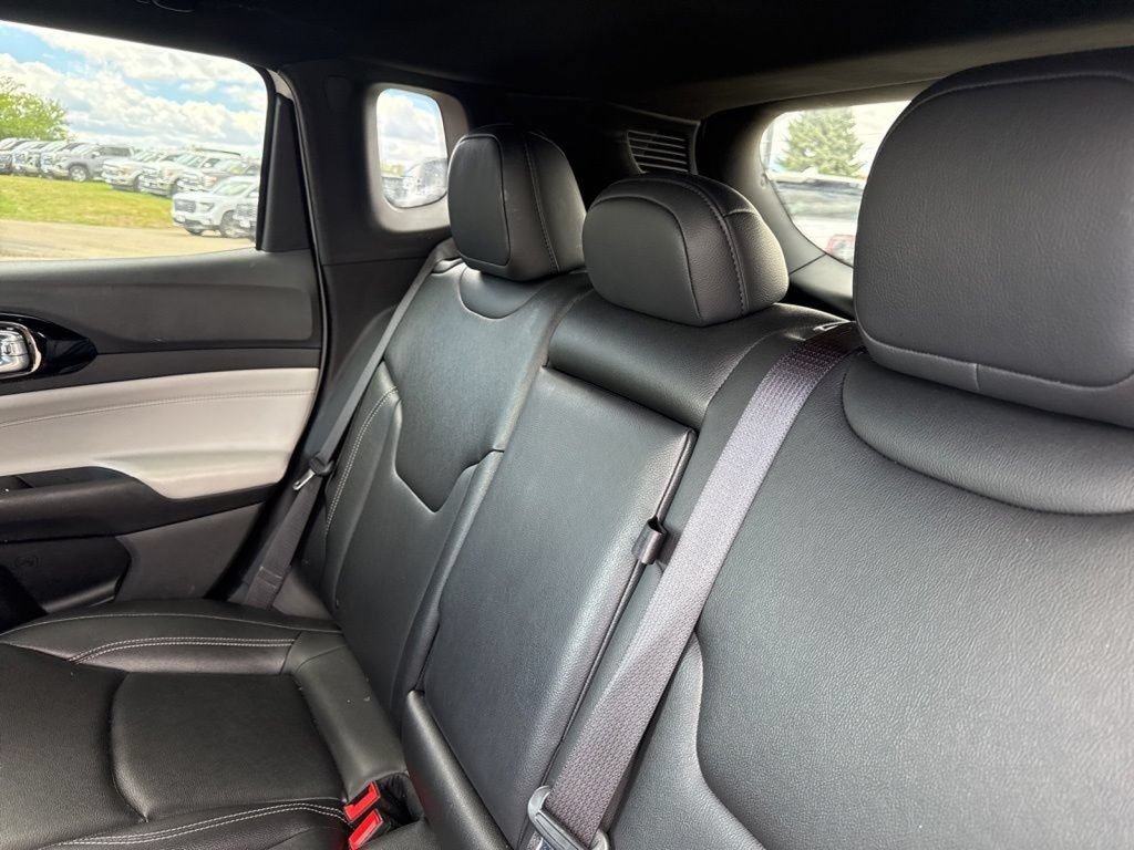 Used 2025 Jeep Compass Limited AWD/4WD image 48