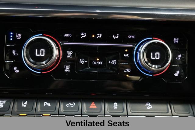 Used 2024 GMC Sierra 3500 Denali Ultimate AWD/4WD image 35