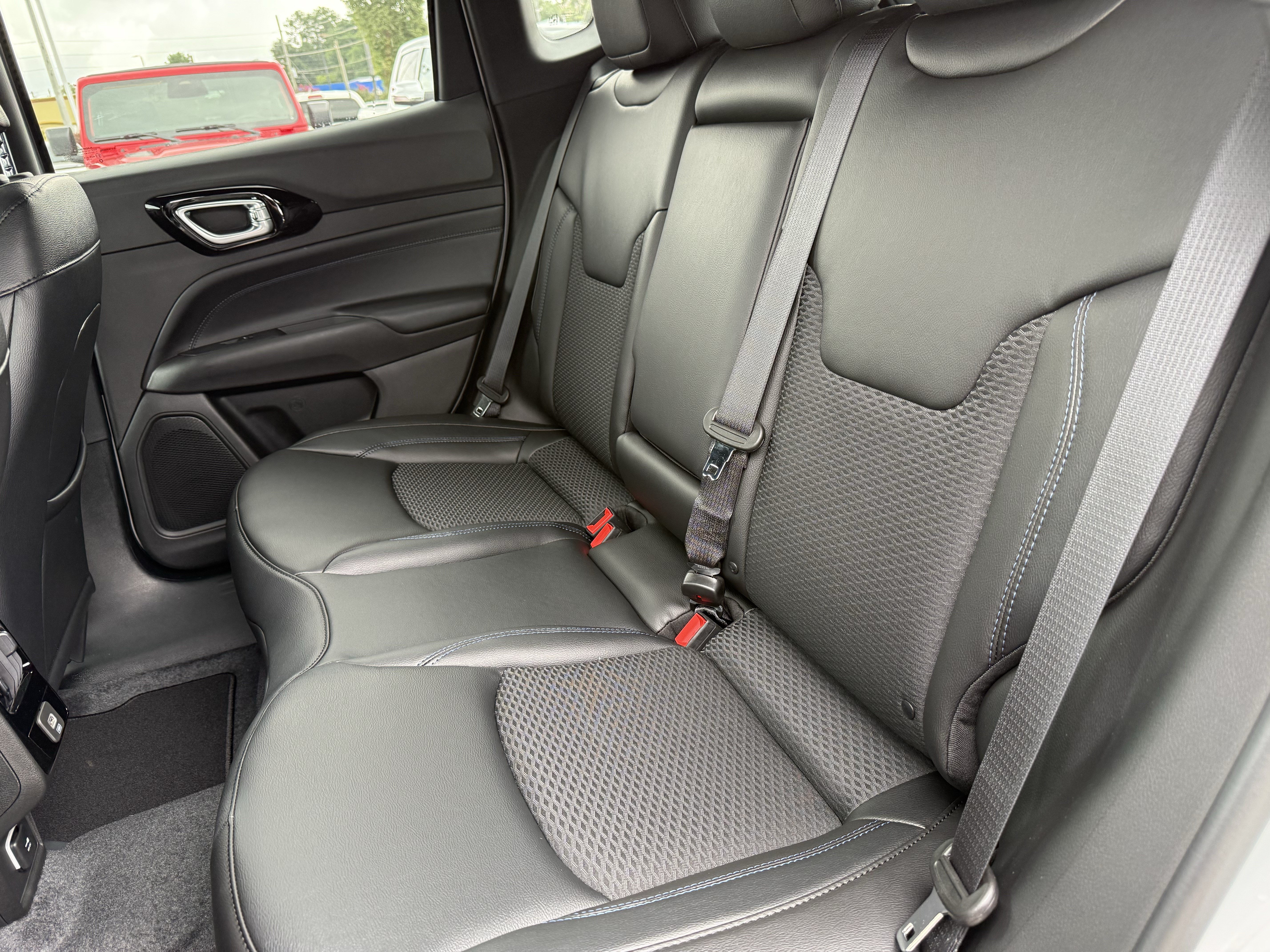 New 2026 Jeep Compass Latitude AWD/4WD image 31