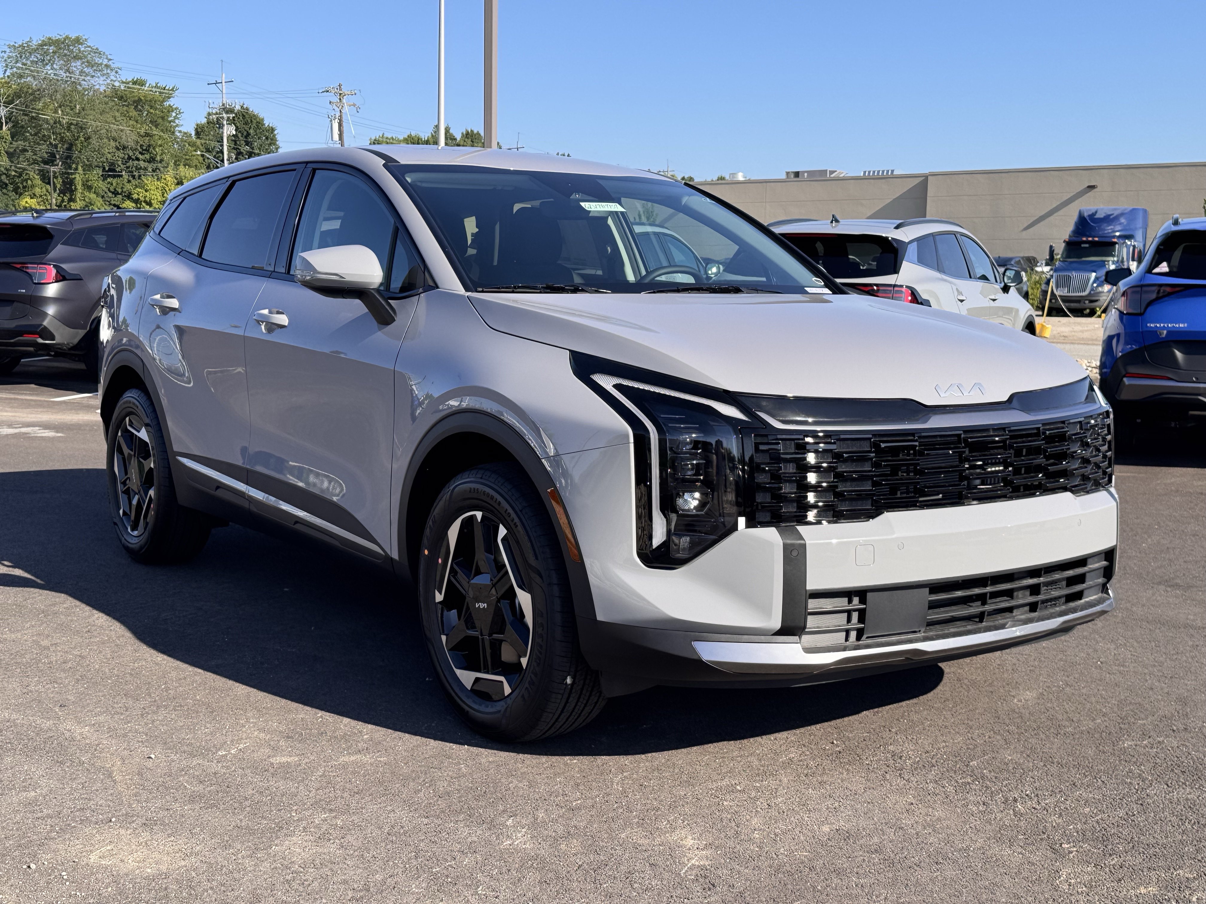 New 2027 Kia Sportage S AWD/4WD image 3