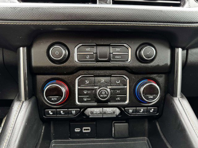 Used 2021 Chevrolet Suburban Premier w/ Premium Package image 31