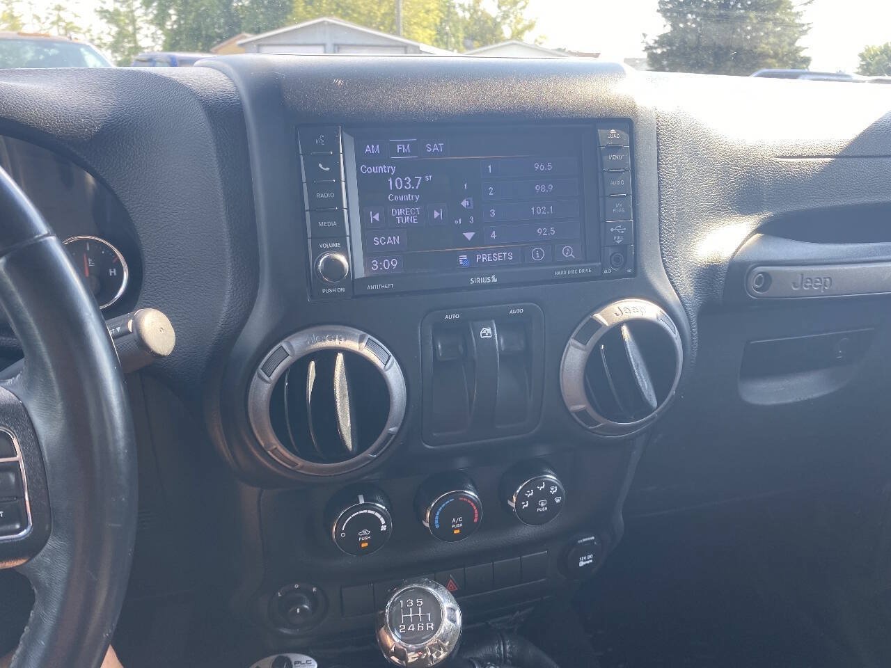 Used 2018 Jeep Wrangler Sport AWD/4WD image 19