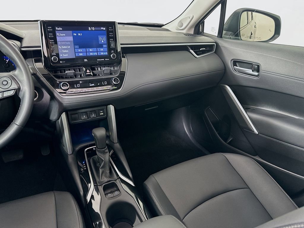Used 2022 Toyota Corolla Cross XLE image 23