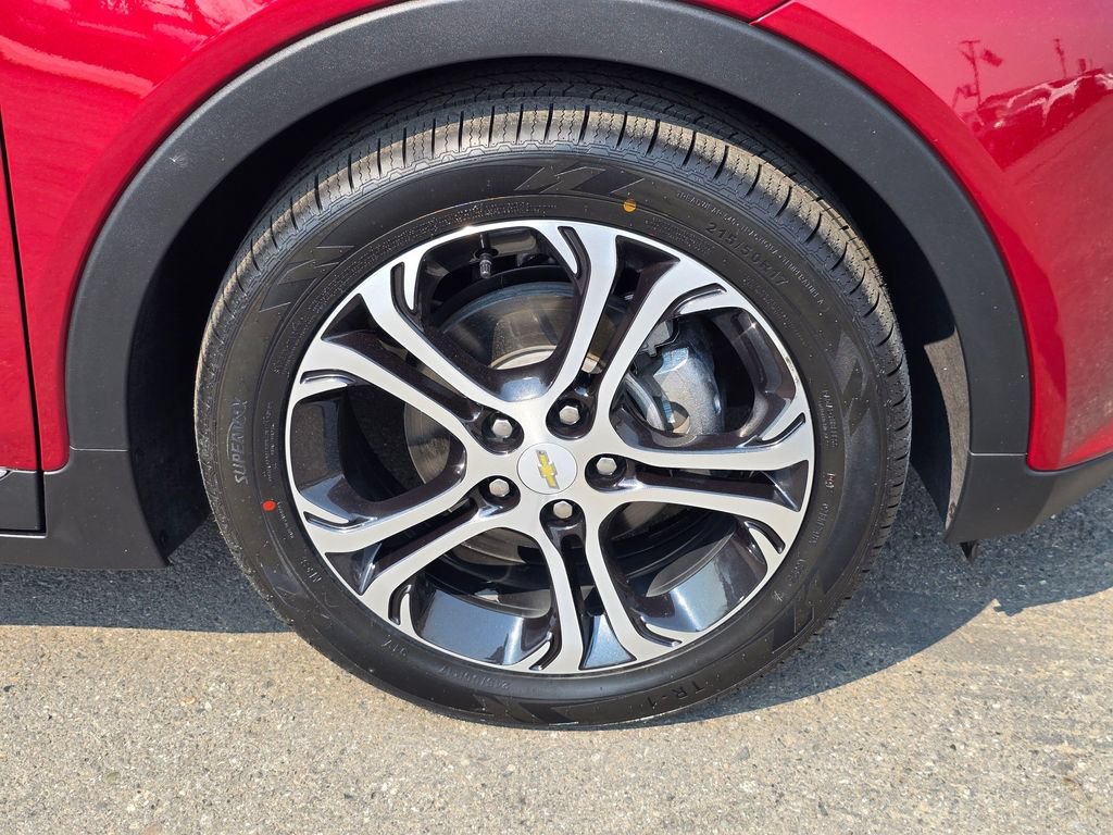 Used 2018 Chevrolet Bolt Premier w/ Driver Confidence II Package FWD image 9