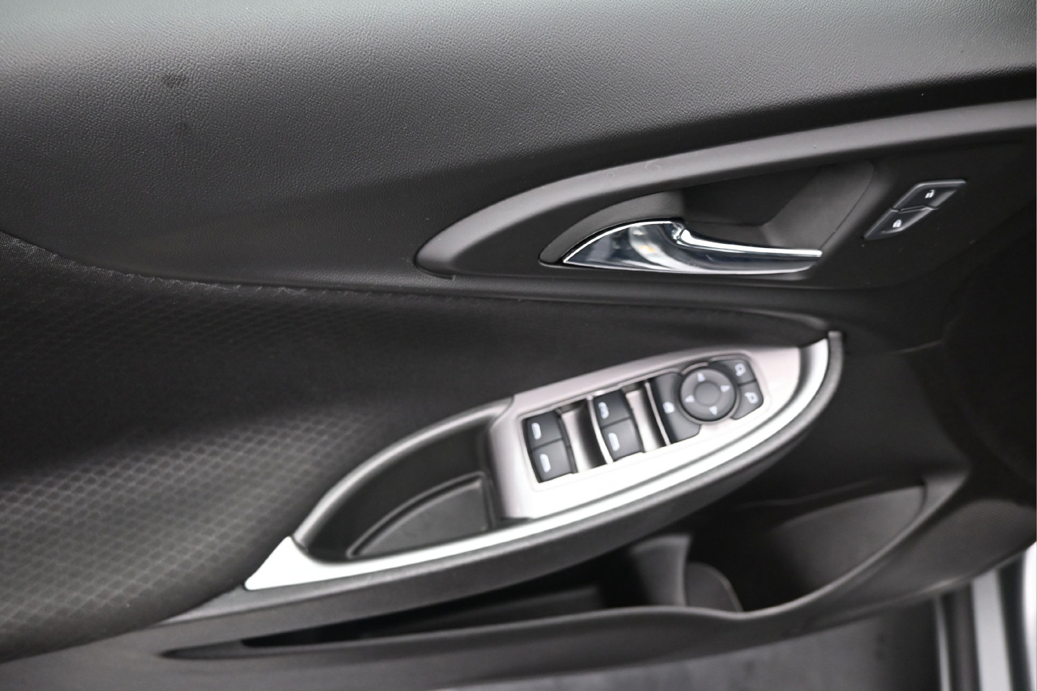 Used 2025 Chevrolet Malibu LT FWD image 13