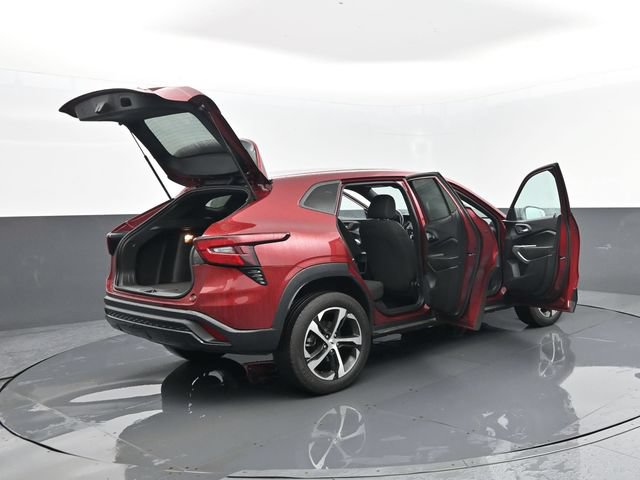 Used 2024 Chevrolet Trax RS w/ Sunroof Package FWD image 31