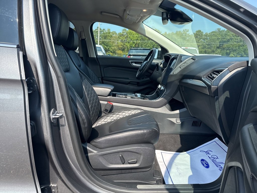 Used 2024 Ford Edge Titanium image 5