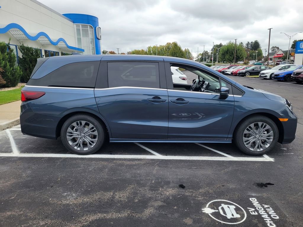 New 2026 Honda Odyssey Touring video 2