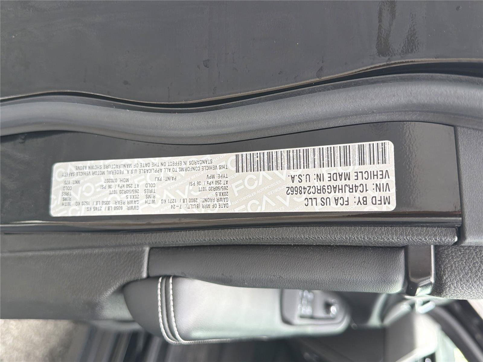 Used 2024 Jeep Grand Cherokee Altitude AWD/4WD image 34