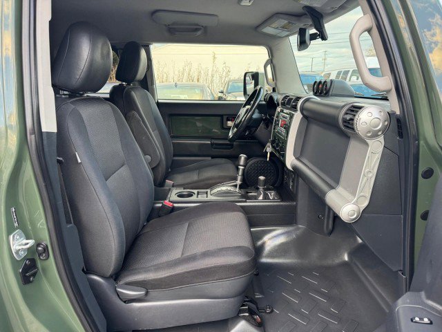 Used 2014 Toyota FJ Cruiser 4WD w/ Upgrade Package image 18