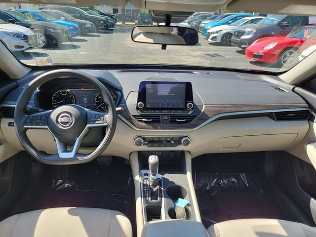 Used 2025 Nissan Altima 2.5 SV FWD image 22