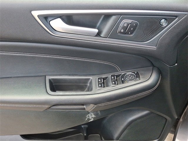 Used 2022 Ford Edge Titanium image 8