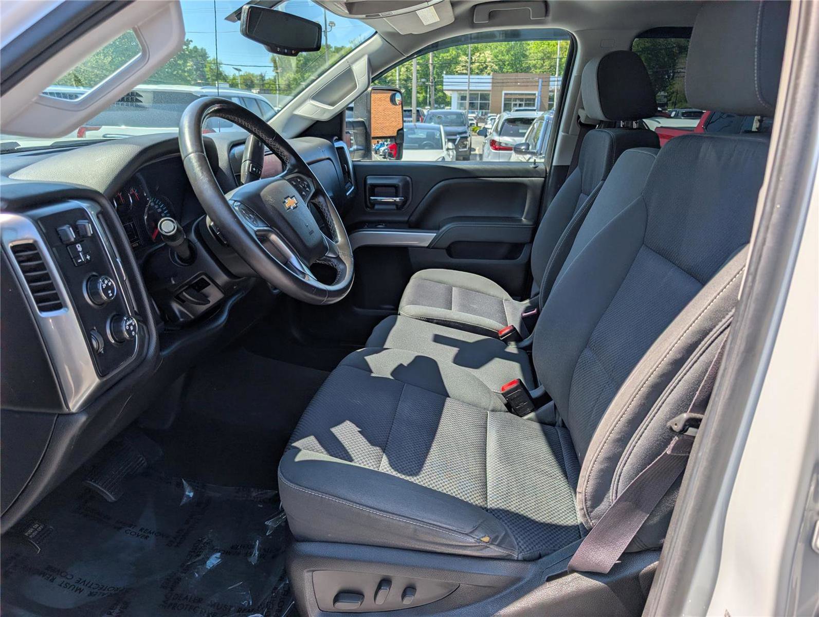 Used 2015 Chevrolet Silverado 2500 LT w/ LT Convenience Package AWD/4WD image 17
