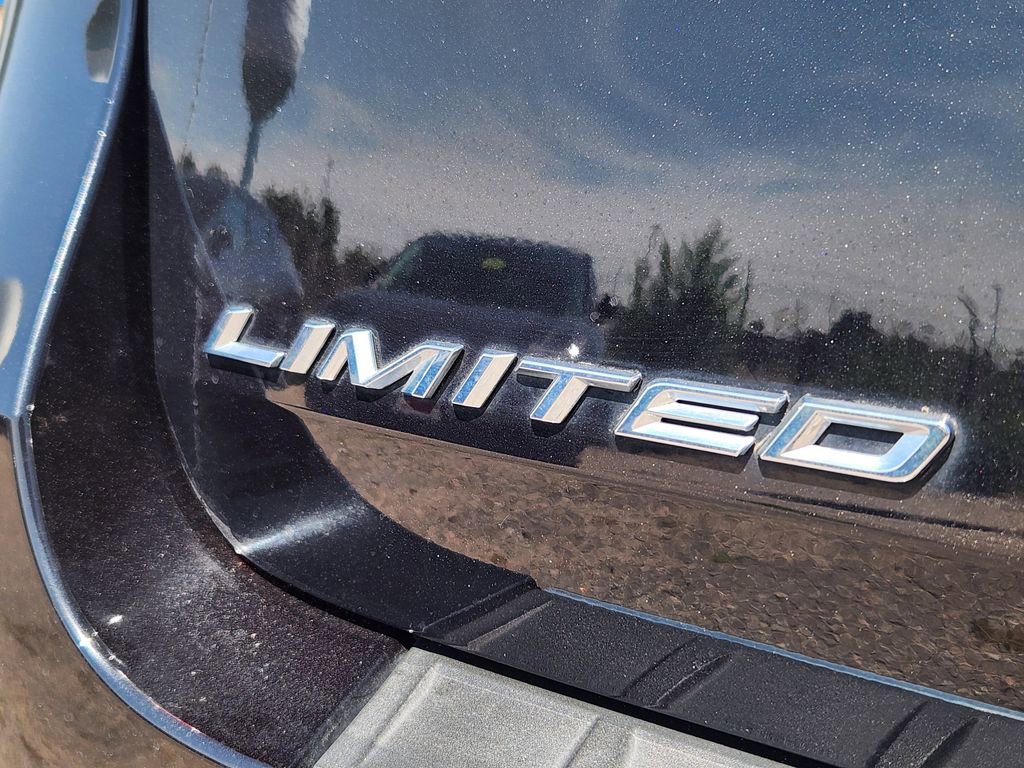 Used 2022 Ford Explorer Limited w/ Equipment Group 301A image 14