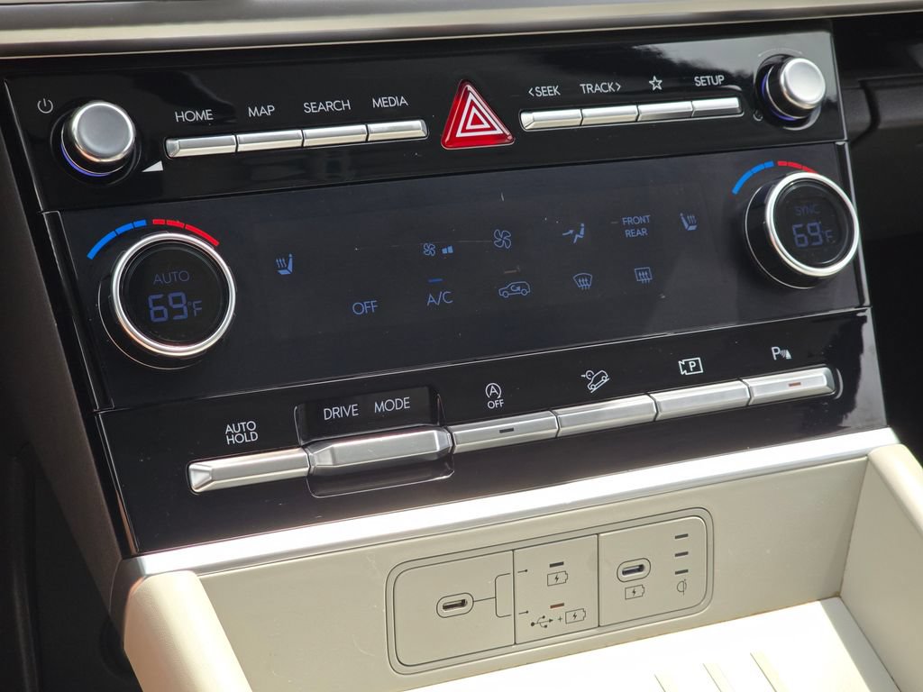 Used 2025 Hyundai Santa Fe SEL FWD image 28