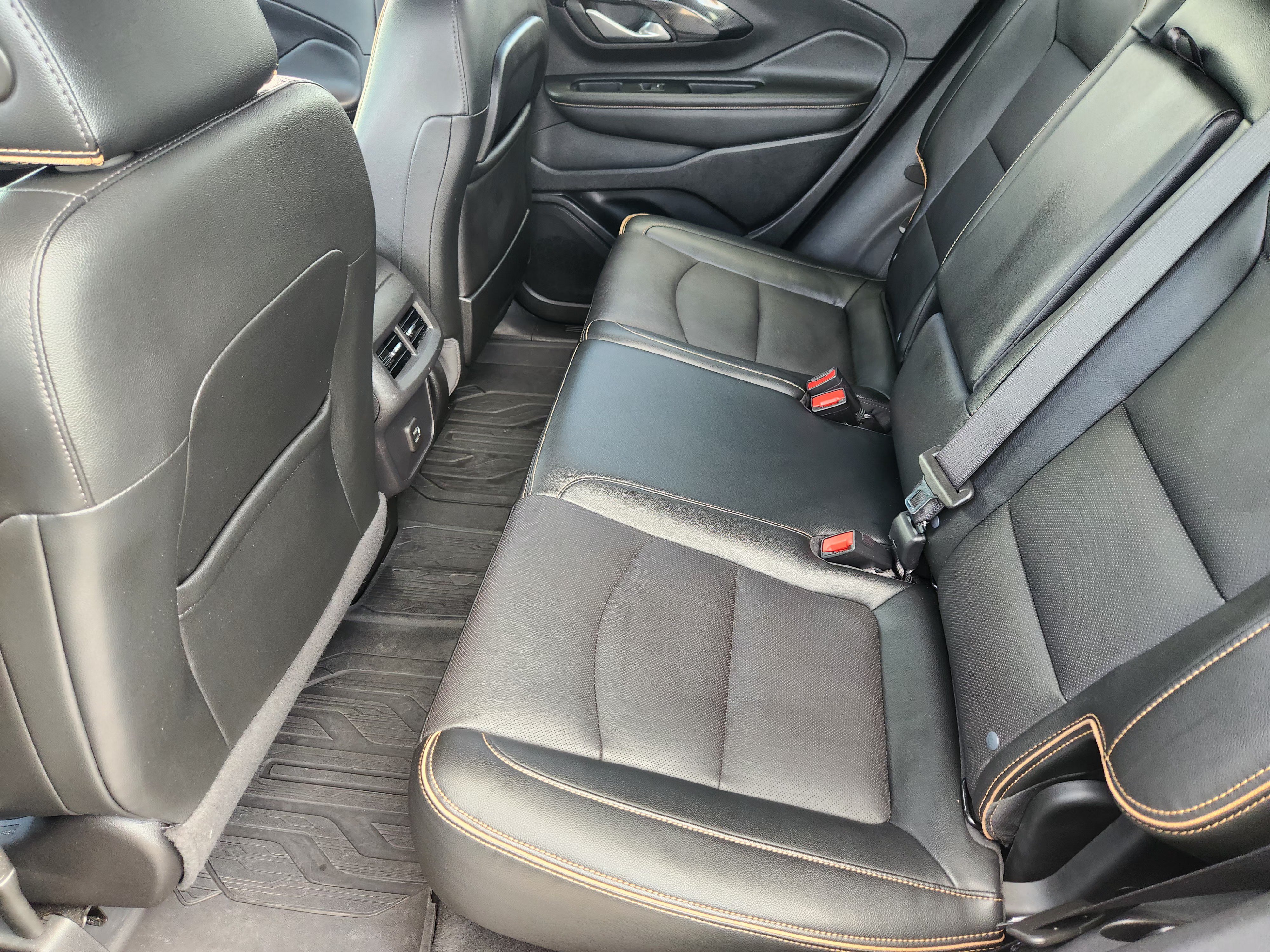 Used 2023 GMC Terrain AT4 w/ Tech Package AWD/4WD image 32