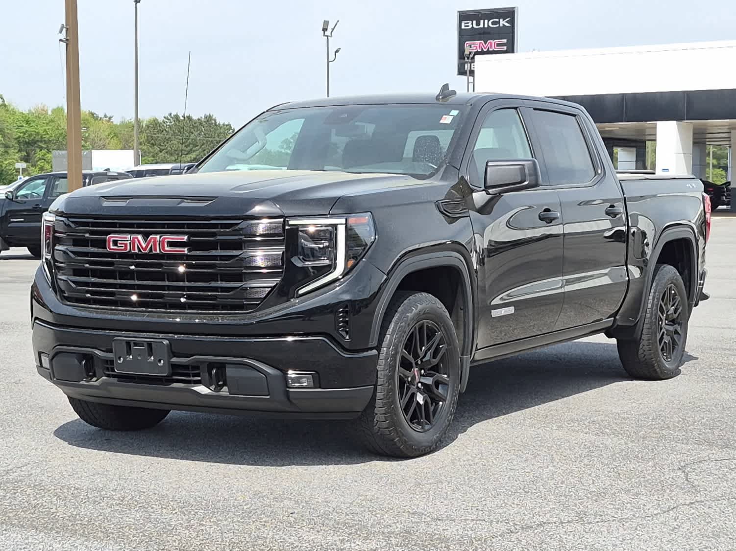 Used 2022 GMC Sierra 1500 Elevation AWD/4WD image 1