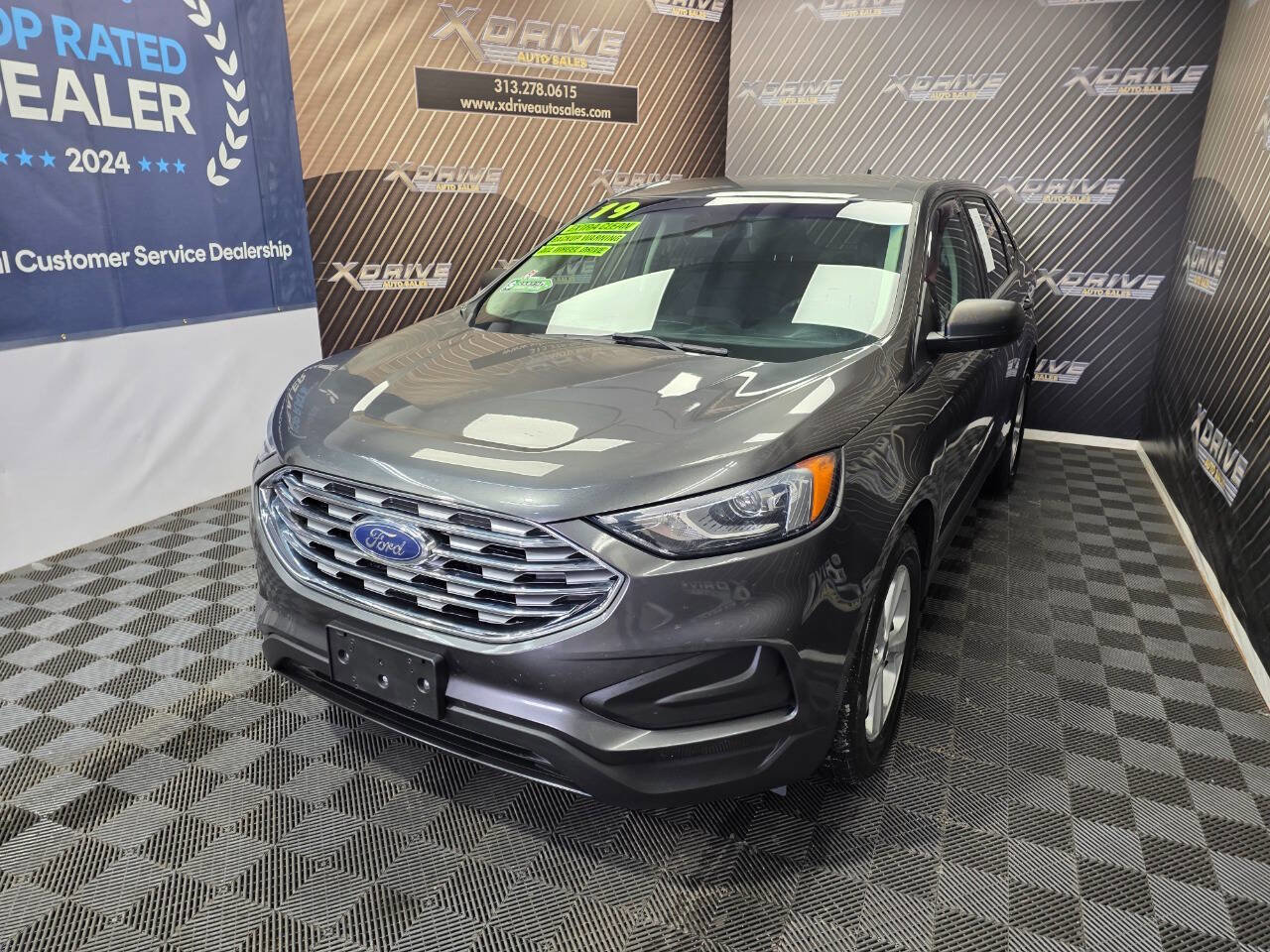 Used 2019 Ford Edge SE image 2