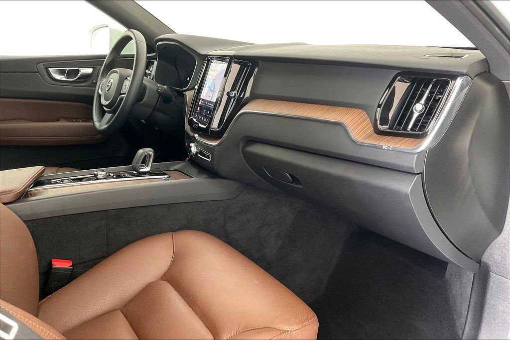 Certified 2022 Volvo XC60 T8 Inscription Expression image 20
