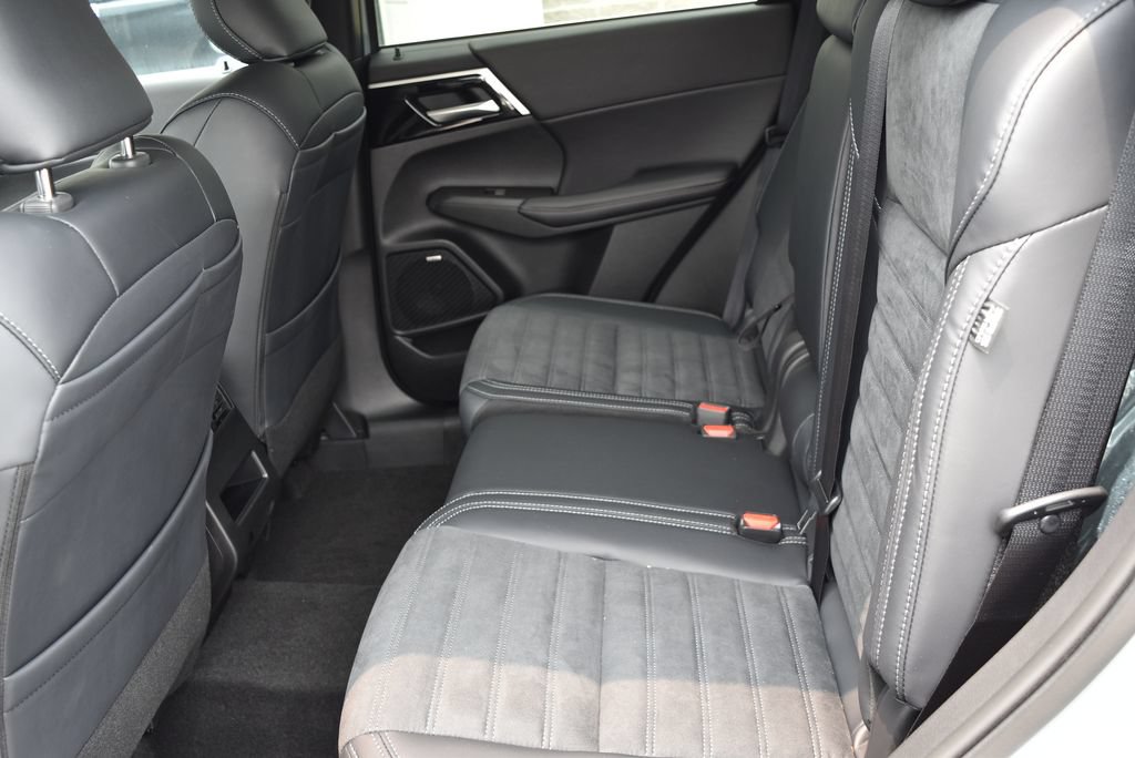 New 2026 Mitsubishi Outlander SE AWD/4WD image 11