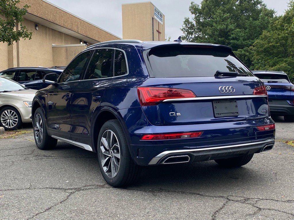 Used 2022 Audi Q5 2.0T Premium w/ Convenience Package image 4