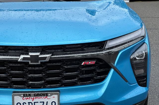 Used 2025 Chevrolet Trax RS w/ Sunroof Package FWD image 50