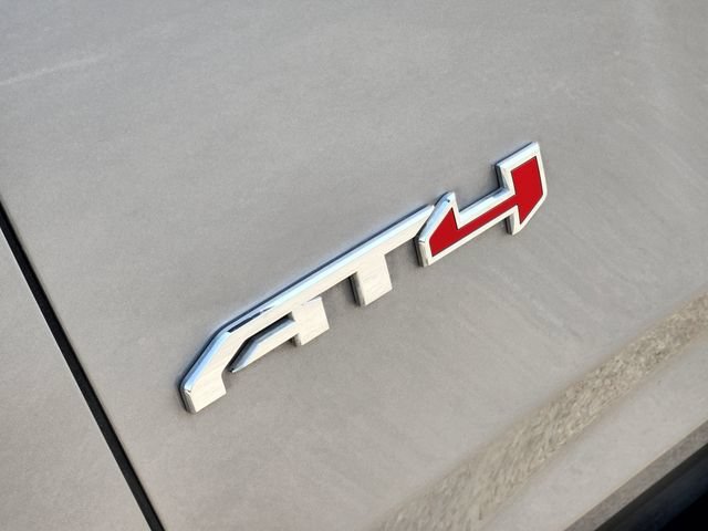 Used 2024 GMC Yukon AT4 w/ Technology Package AWD/4WD image 12