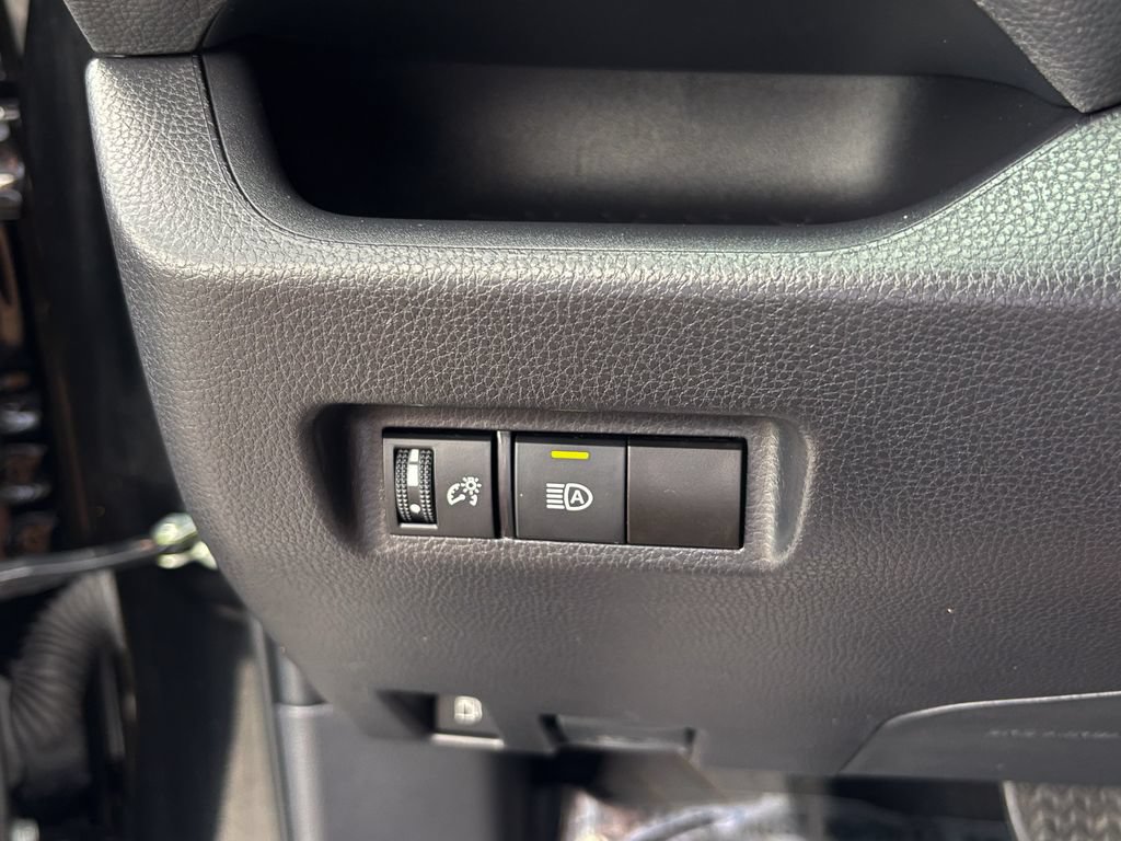 Certified 2025 Toyota RAV4 LE AWD/4WD image 29